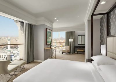 Hyatt-Regency-Makkah-P020-Royal-Suite-Bedroom.4x3